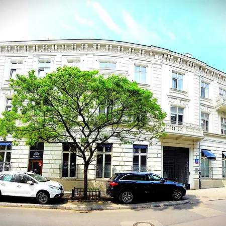 Historic Heart 1890 Charm On Kepna Port Praski *