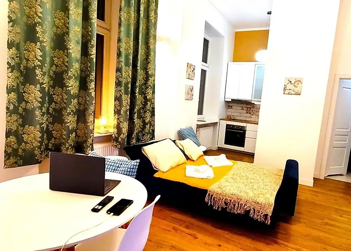 Historic Heart 1890 Charm On Kepna Port Praski Varsovie