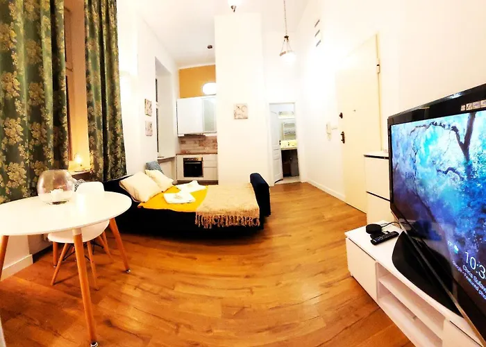 Historic Heart 1890 Charm On Kepna Port Praski Varsovie