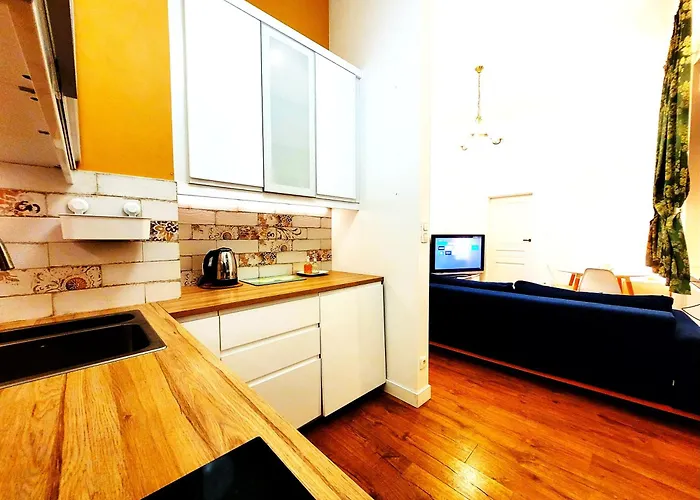 Historic Heart 1890 Charm On Kepna Port Praski Varsovie