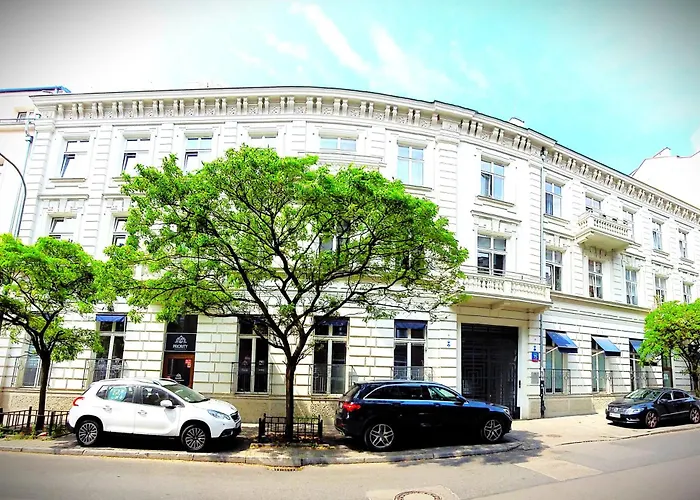 Historic Heart 1890 Charm On Kepna Port Praski *